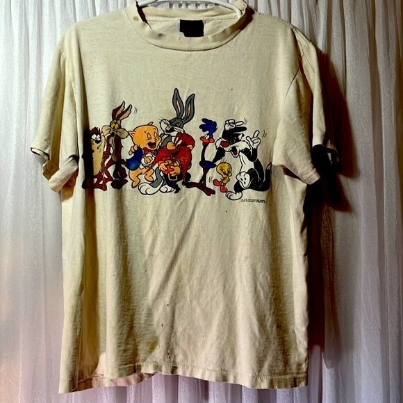 VTG 1983 loony tunes T shirt shirt does have some stains since it’s 40 yrs Old - Picture 1 of 3